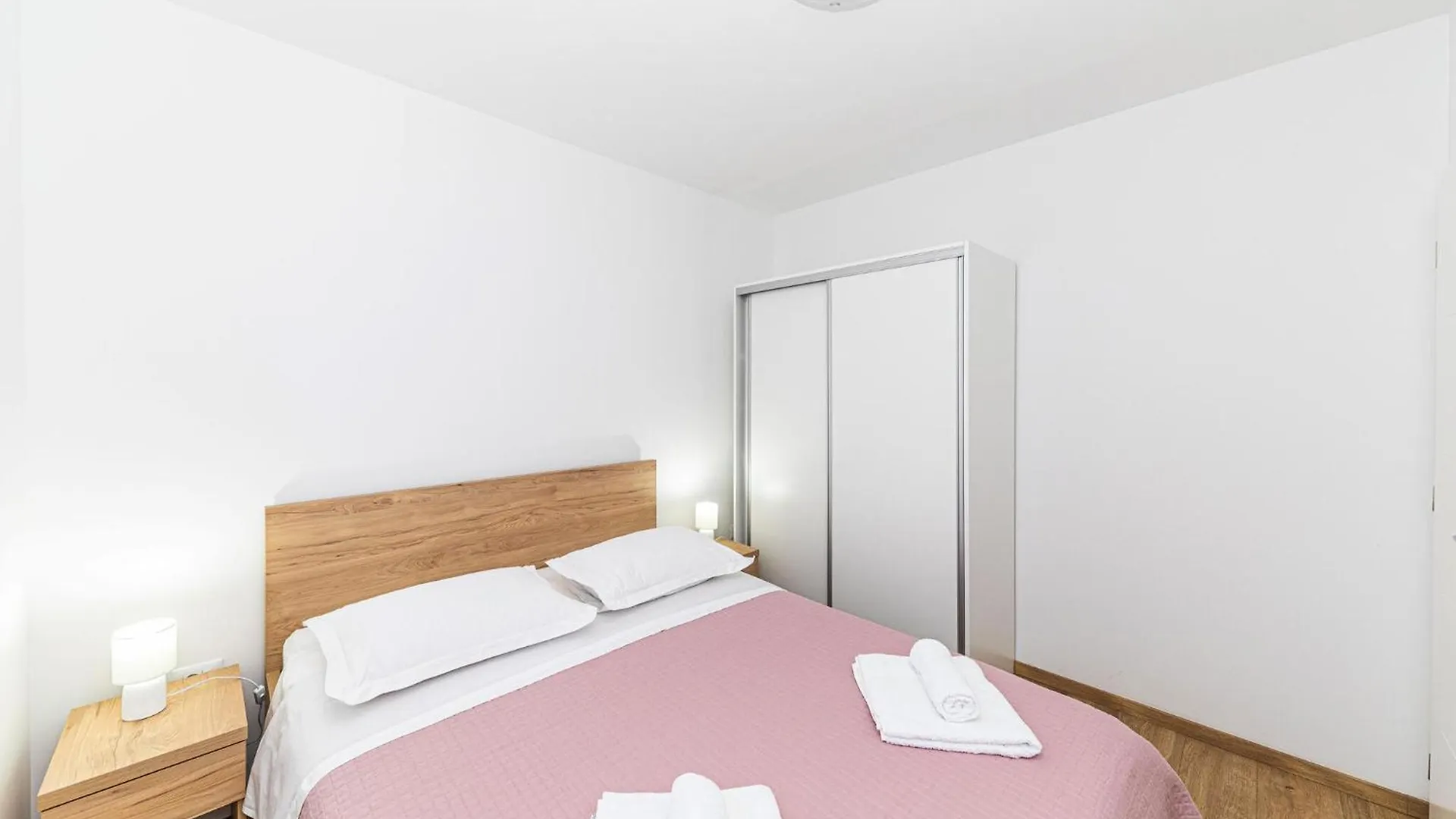 Nice Apartment In Okrug Gornji With Wi-Fi 特罗吉尔 克罗地亚